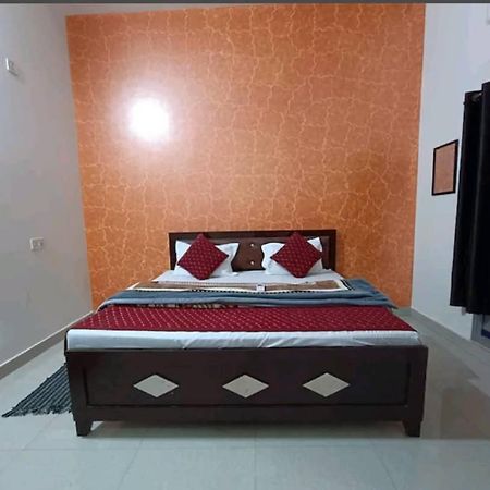 Ramam Hotel By Naavagat 700Mtr From Shri Ram Janambhumi Ayodhya Buitenkant foto